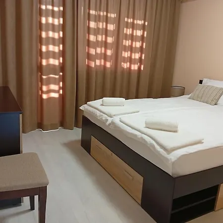 P51 - Modern 2 Bedroom * סטרה זגורה